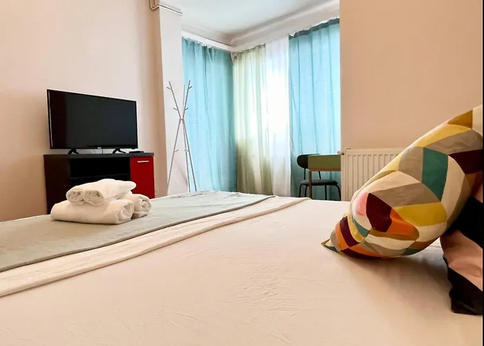 Downtown Unirii Square Private Economy Rooms With Shared Amenities