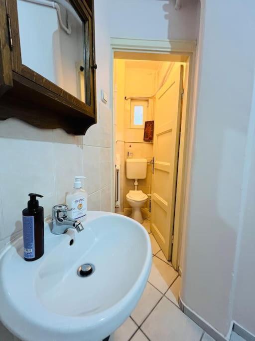 Séjour chez l'habitant Downtown Unirii Square Private Economy With Shared Amenities *