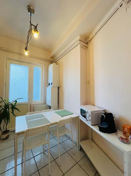 Gazde/Camere de închiriat Downtown Unirii Square Private Economy With Shared Amenities
