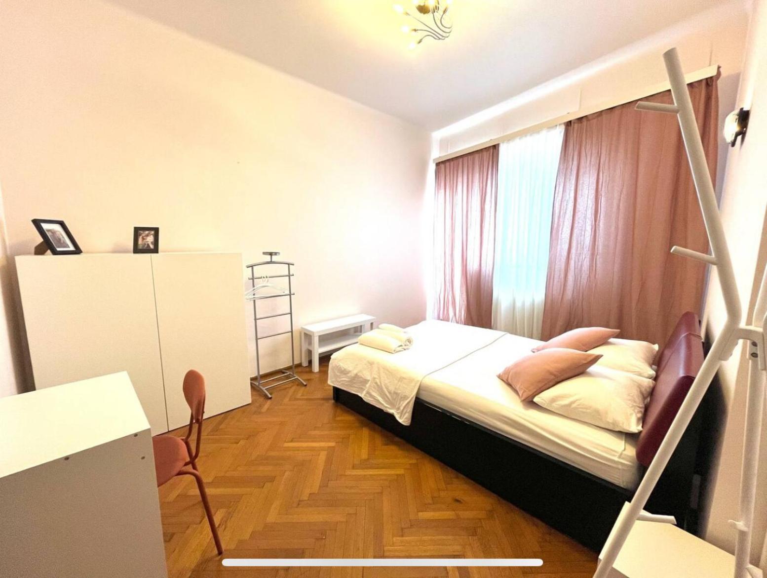Downtown Unirii Square Private Economy With Shared Amenities *