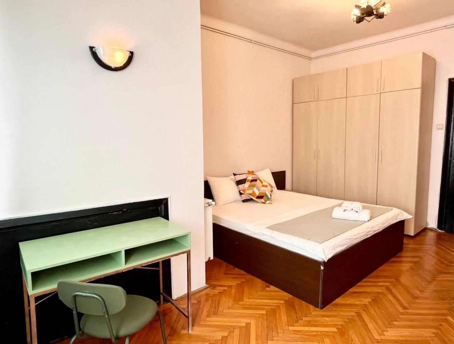 Downtown Unirii Square Private Economy With Shared Amenities