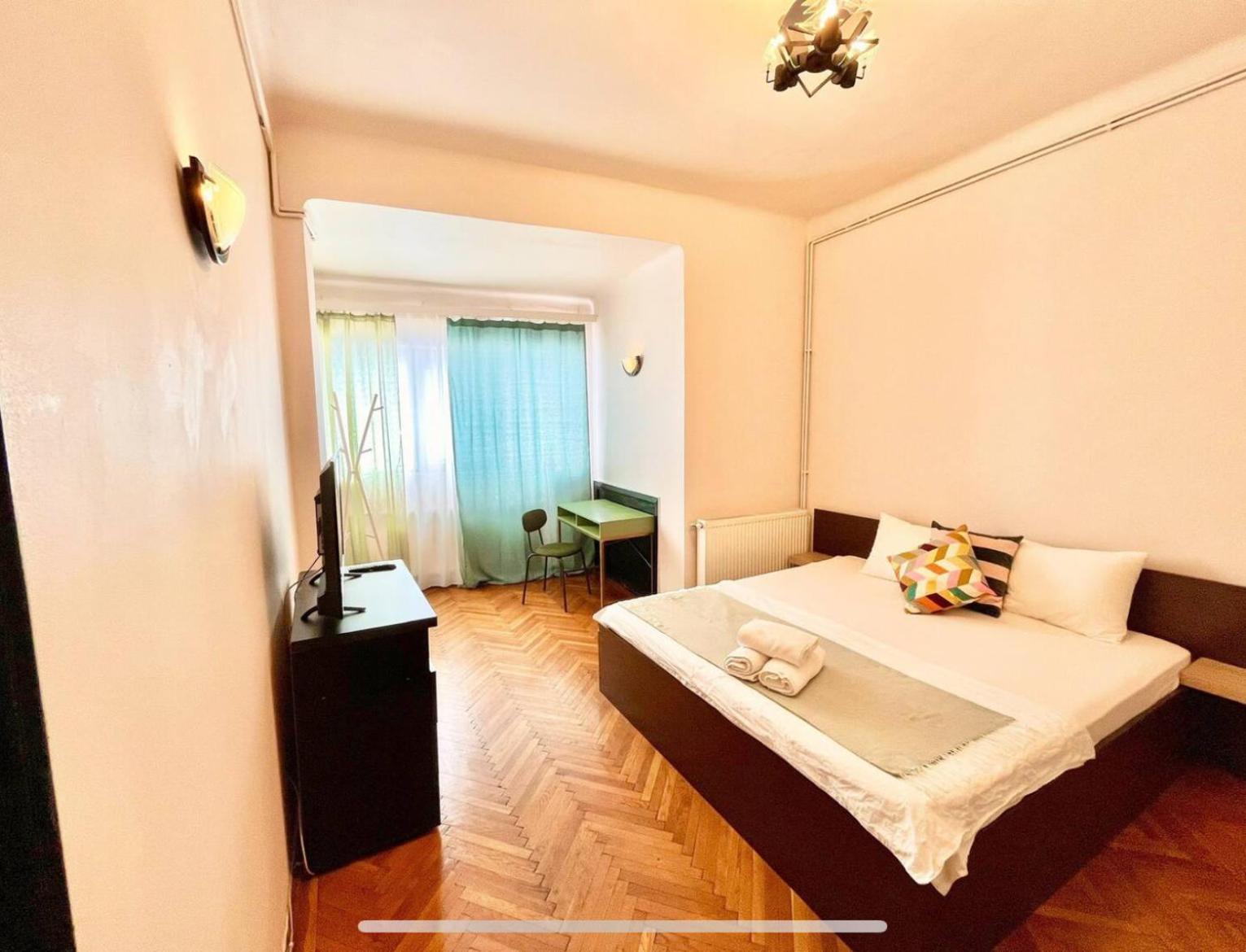 Séjour chez l'habitant Downtown Unirii Square Private Economy With Shared Amenities *