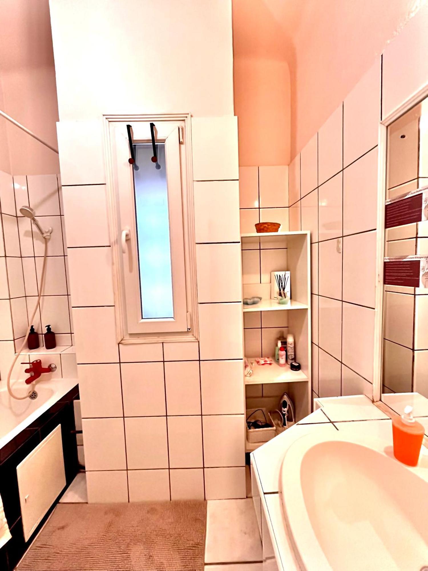 Gazde/Camere de închiriat Downtown Unirii Square Private Economy With Shared Amenities *