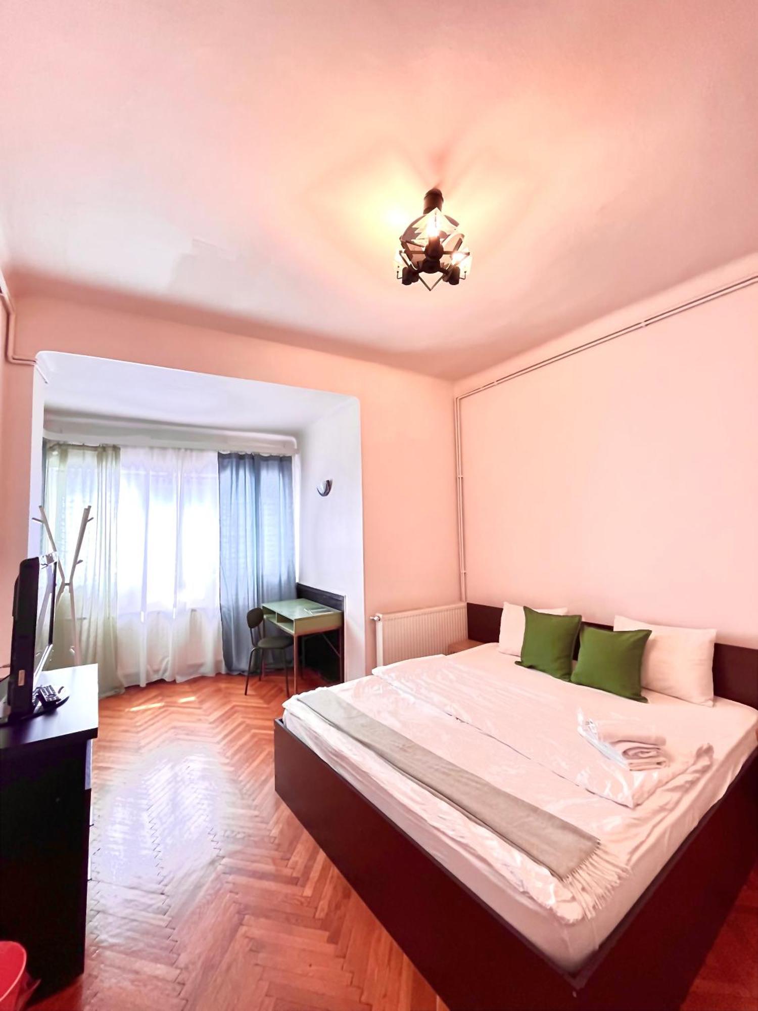 Downtown Unirii Square Private Economy With Shared Amenities *