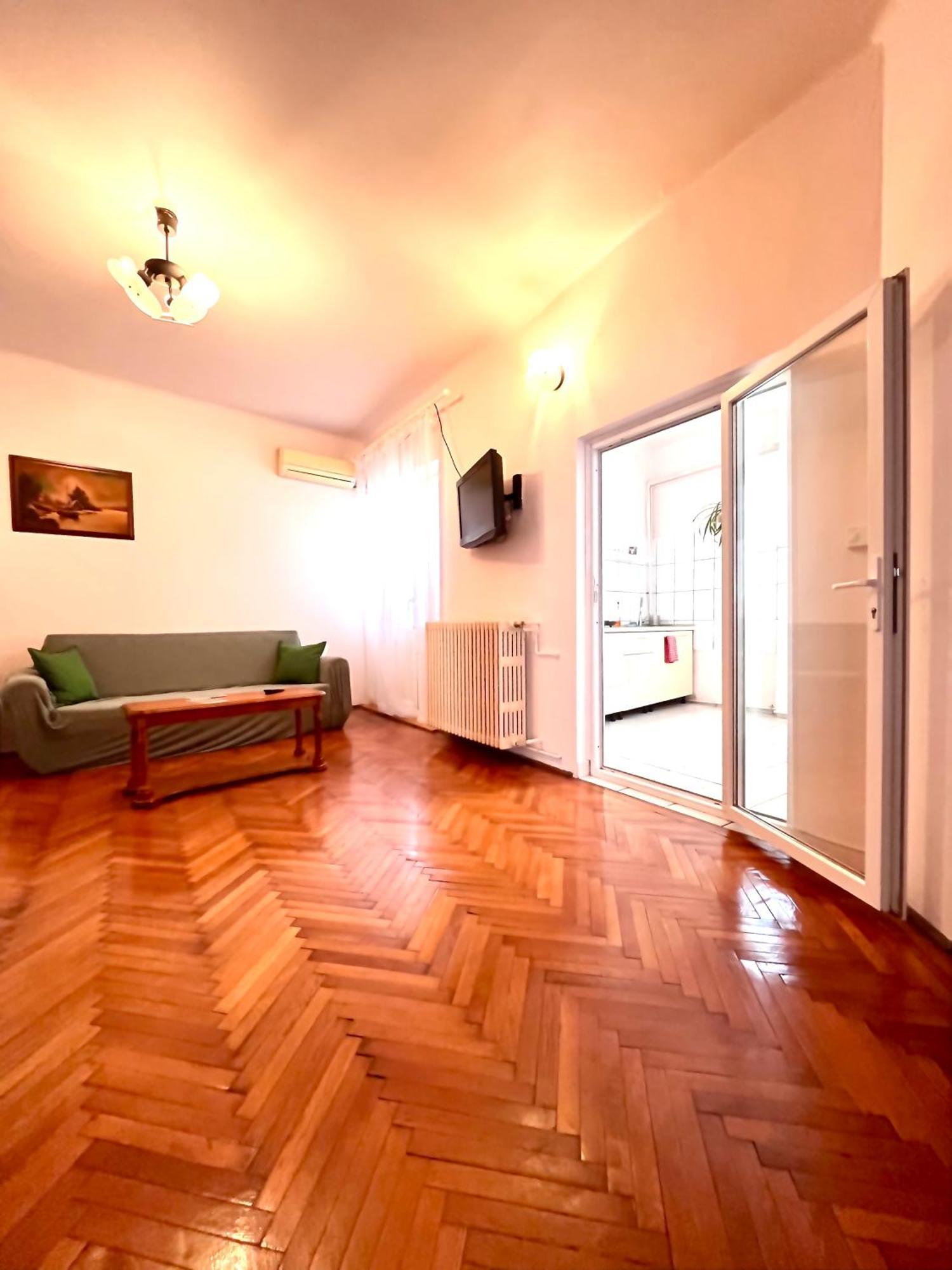 Downtown Unirii Square Private Economy With Shared Amenities Bucureşti